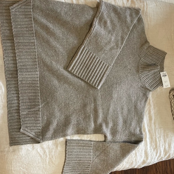 Abercrombie mock neck sweater - Picture 2 of 4